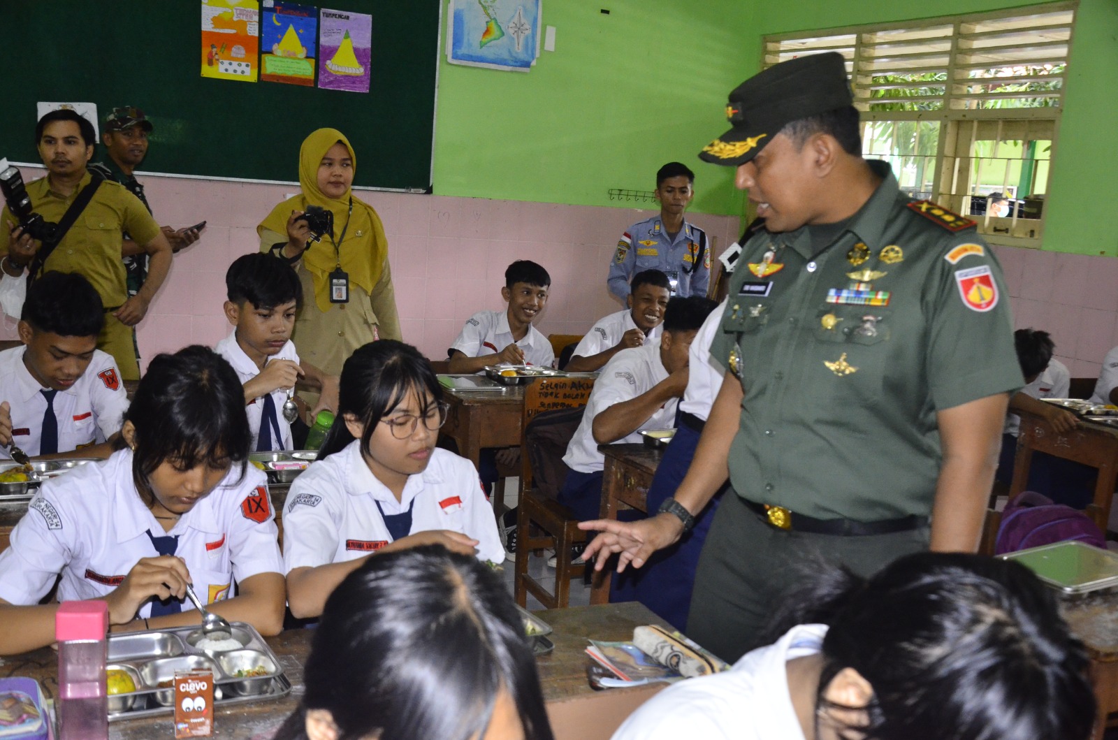Dukung Program Pemerintah, Dandim 0735/Surakarta Bersama Forkopimda Launching Program Makan Bergizi Gratis di Kota Solo