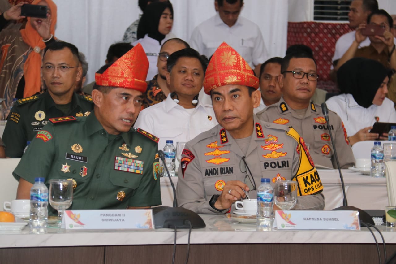Kapolda Sumsel Irjen Pol Andi Rian R Djajadi,SIK,MH. Menghadiri Swasembada Pangan di Pendopo Griya Agung Palembang
