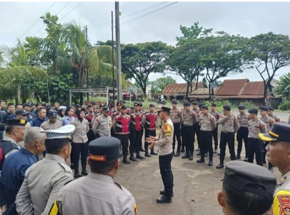 Personil Polres Ogan Ilir Amankan Pelaksanaan Eksekusi di Desa Babatan Saudagar