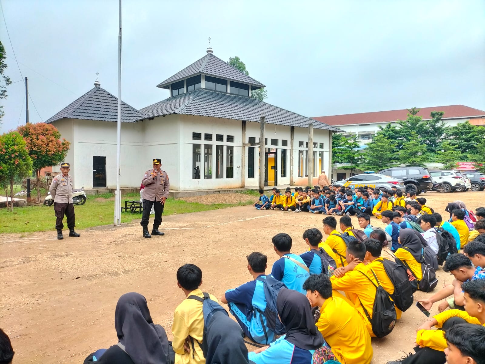 Antisipasi Geng Motor dan Aksi Tawuran Antar Pelajar, Kasat Binmas Polresta Jambi Gelar Sosialisasi Binluh di SMK 3