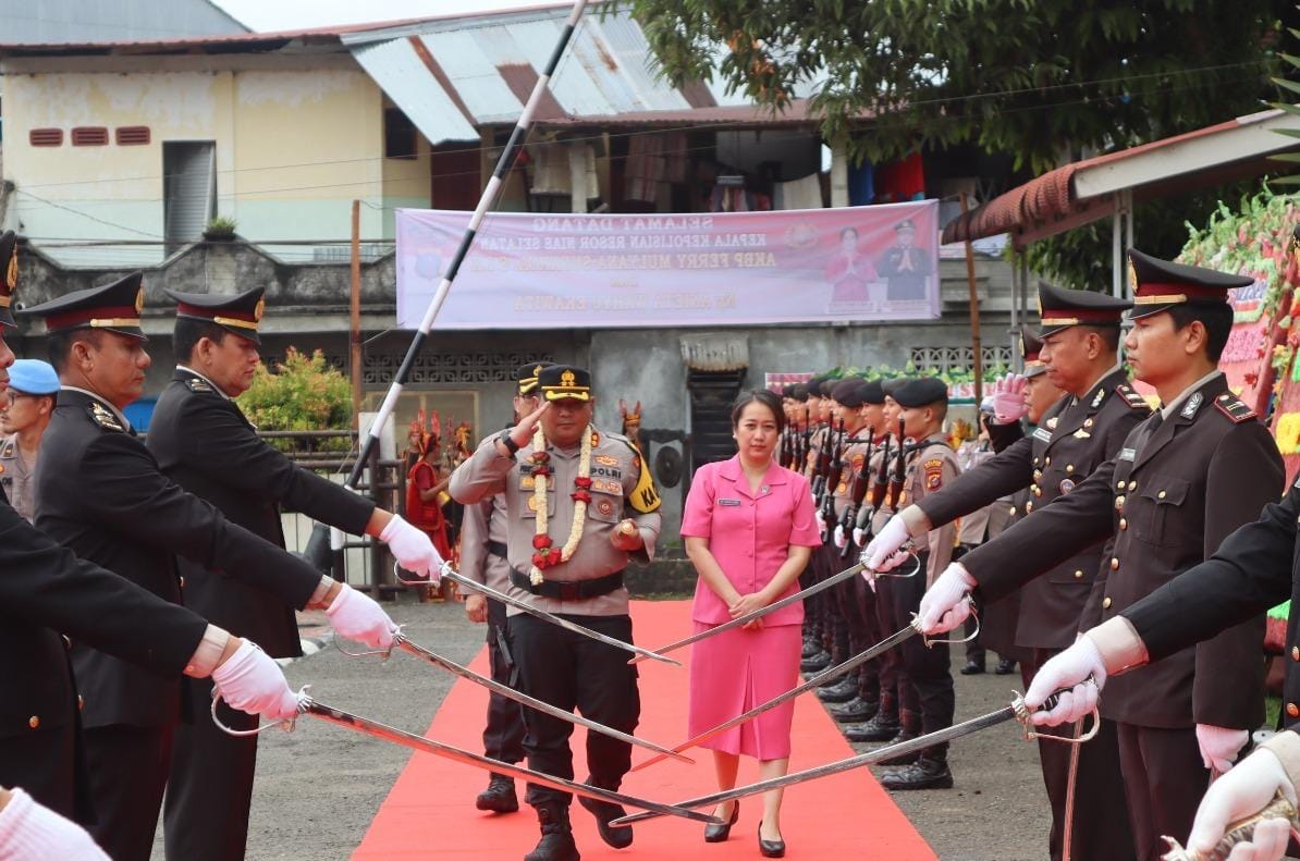 Sambut Kapolres Baru dengan Tradisi Adat Nias Selatan dan Prosesi Khidmat