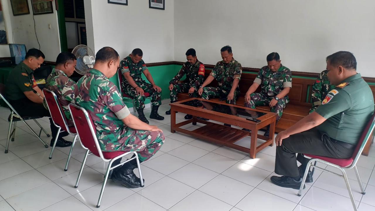 Danramil 04/Jebres Tekankan Seluruh Anggota, Jaga Nama Baik Satuan Dalam Pengabdian Kepada Masyarakat