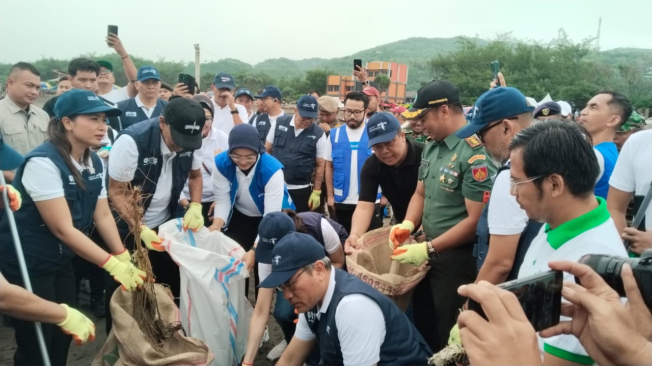 Letkol Inf Muhidin Hadiri Peluncuran Program Gerakan Wisata Bersih di Pantai Parangtritis