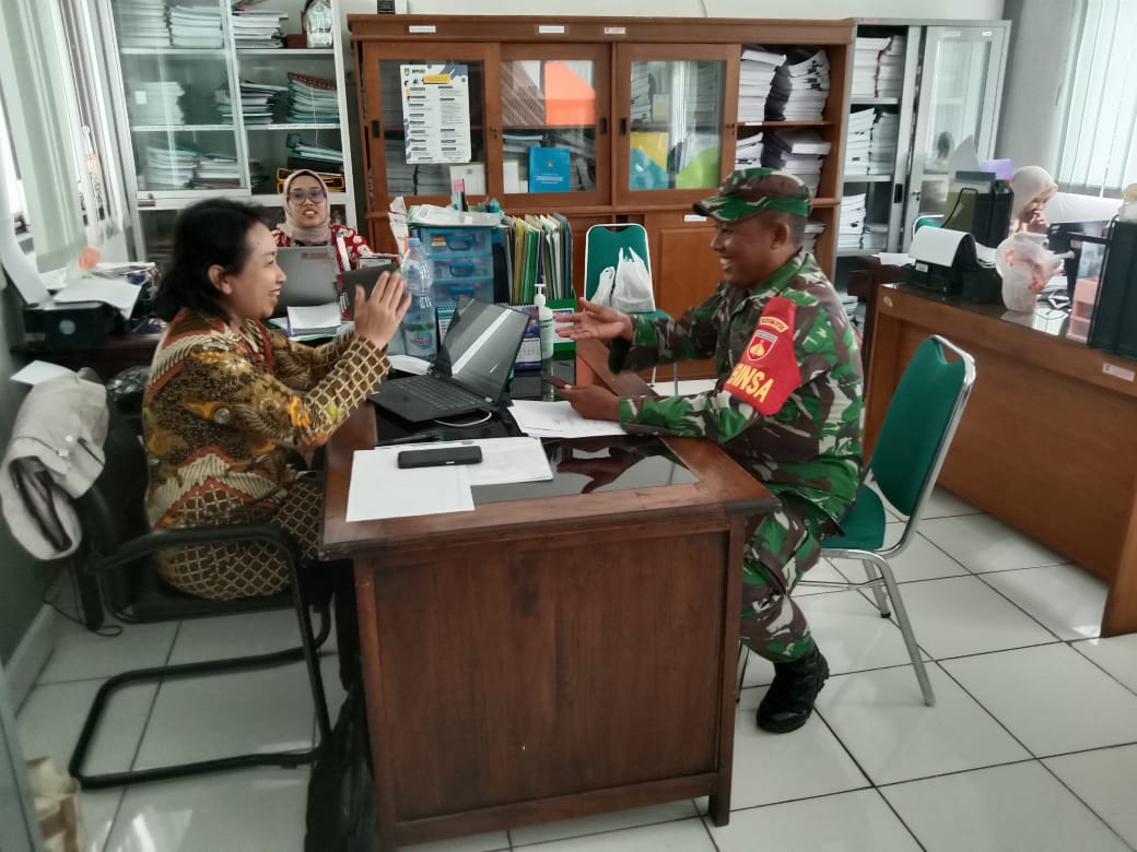 Tingkatan Pelayanan Kesehatan Bagi Masyarakat, Babinsa Nusukan Komsos Dengan Pegawai Puskesmas