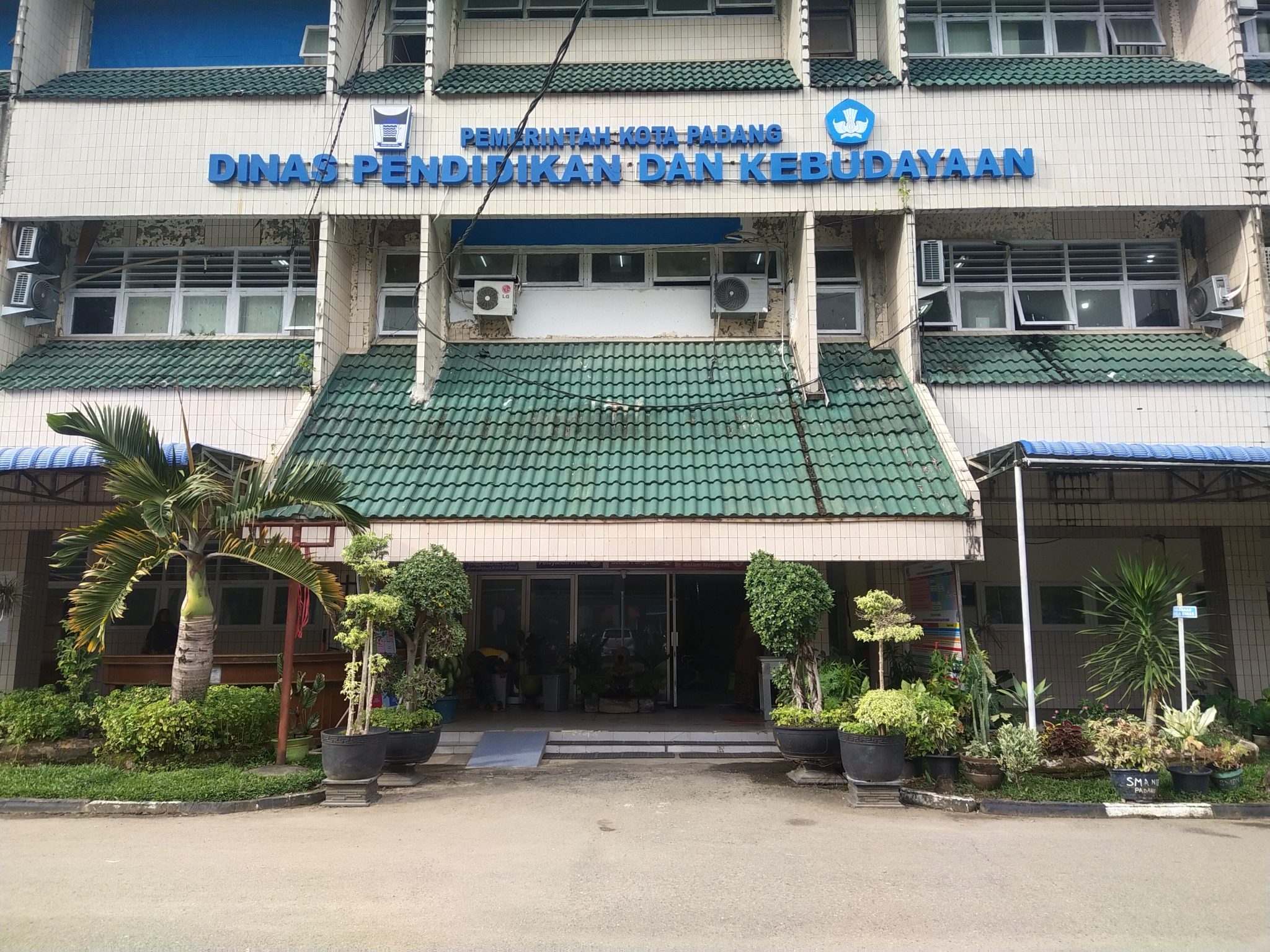 PENGELOLA PKBM BUKA SUARA, OKNUM KABID DINAS PENDIDIKAN PADANG BAKAL DILAPORKAN