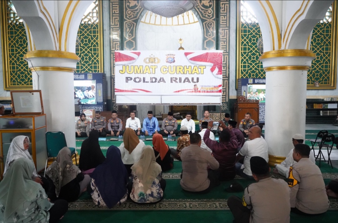 Polda Riau Gelar Kegiatan Jum’at Curhat di Mesjid Raya 8 Bersama Warga Kampung Bandar Senapelan 