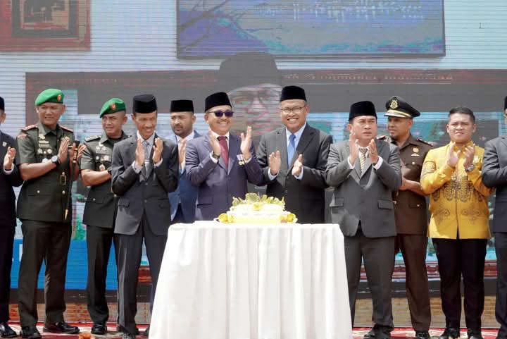 Paripurna DPRD Solok Selatan HUT ke-21: Bupati Khairunas Paparkan Realisasi Visi dan Misi