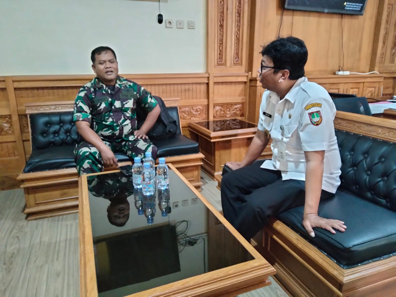 Pererat Tali Silaturahmi, Danramil 04/Jebres Anjangsana Dengan Lurah Pucangsawit