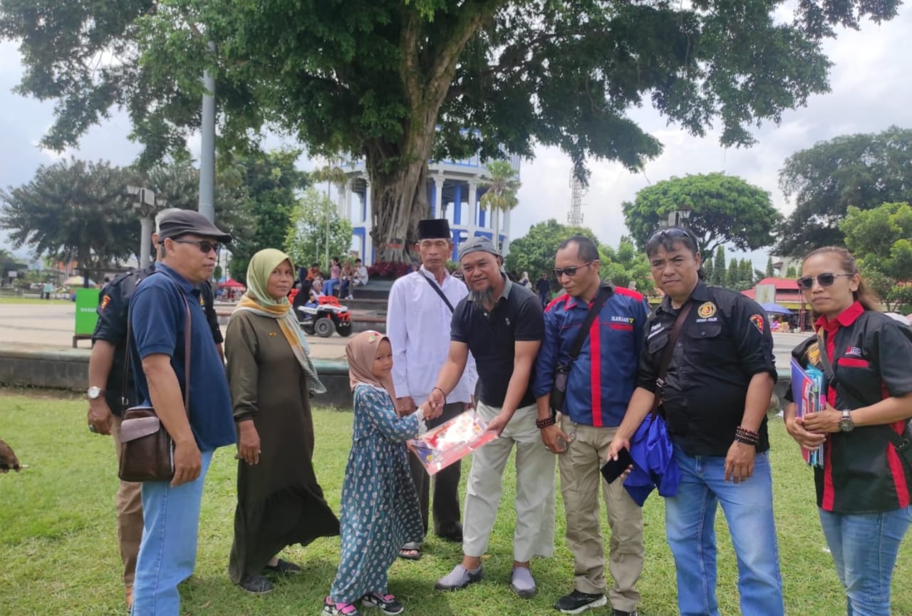Isi HPN Tahun 2025, Seputar Alun-alun Kota Magelang Dijadikan Ajang Bhakti Sosial oleh Para Wartawan