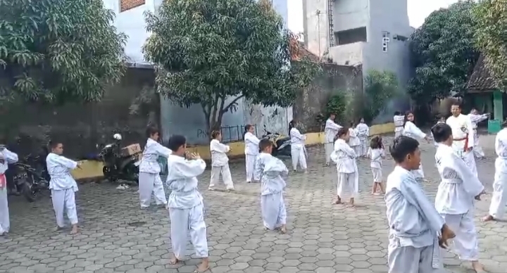 Senam Keluarga Silat Nasional Perisai Diri Kalitan Kartasura Sukoharjo Solo Jateng.
