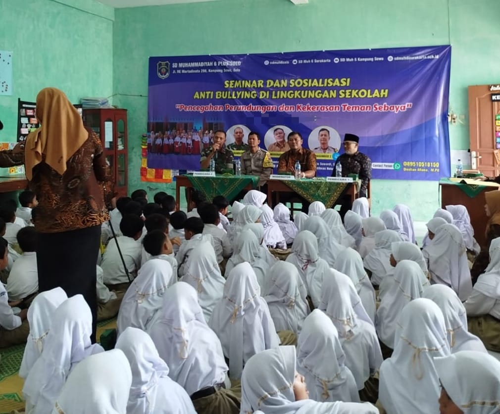 Peran Aktif Babinsa Sewu Dalam Kegiatan Seminar Dan Sosialisasi Anti Bullying di Lingkungan Sekolah