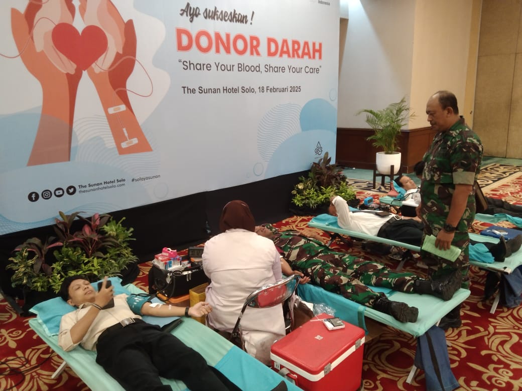 Peduli Kemanusiaan, Puluhan Anggota Kodim 0735/Surakarta Ikut Donor Darah di The Sunan Hotel