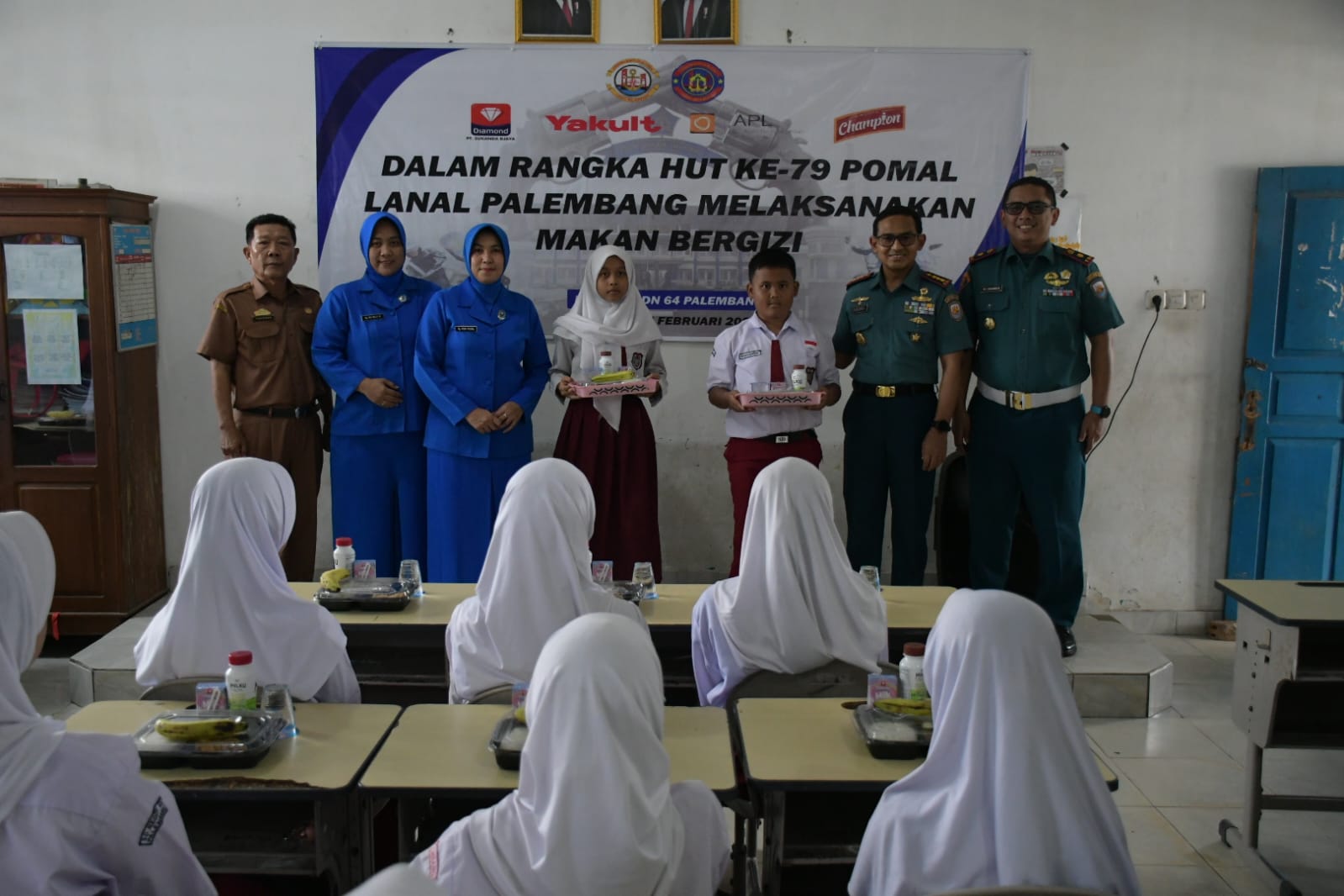 Peringati HUT Pomal ke-79, Lanal Palembang Gelar Makan Siang Bergizi ke Siswa SD