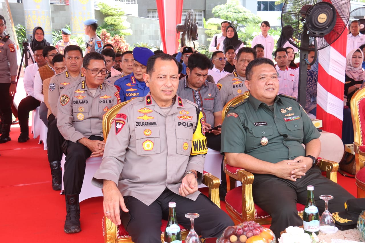 Serentak se-Indonesia Kapolda Sumsel melepas Pembagian Baksos Polri Presisi bersama Mahasiswa, Aliansi BEM dan OKP d?Dalam rangka menyambut bulan suci Ramadhan 1446 H