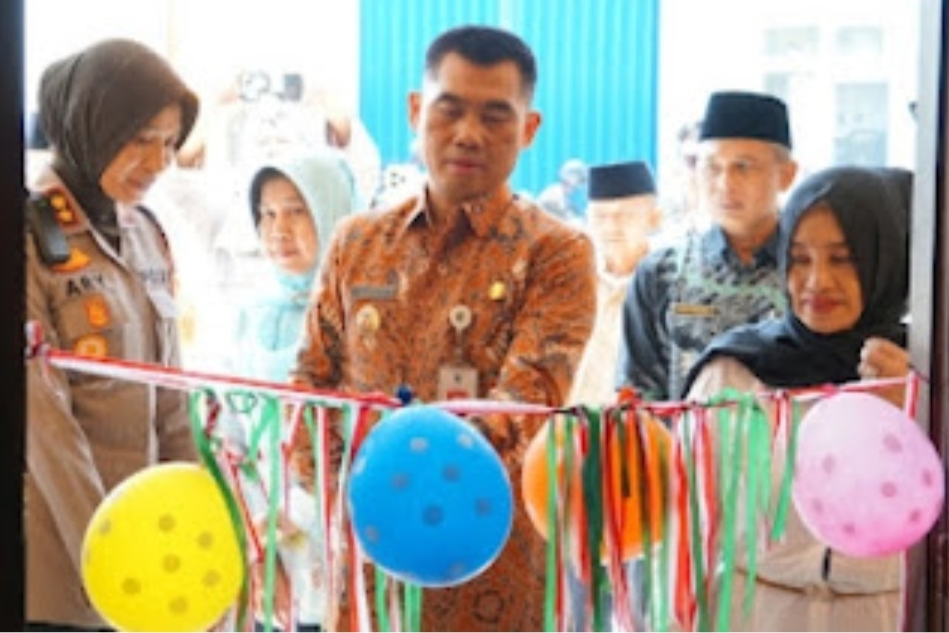 Bupati Gunungkidul, Sunaryanta, meresmikan Masjid Fatimah yang terletak di Komplek Kantor DPC Pepabri Wonosari,