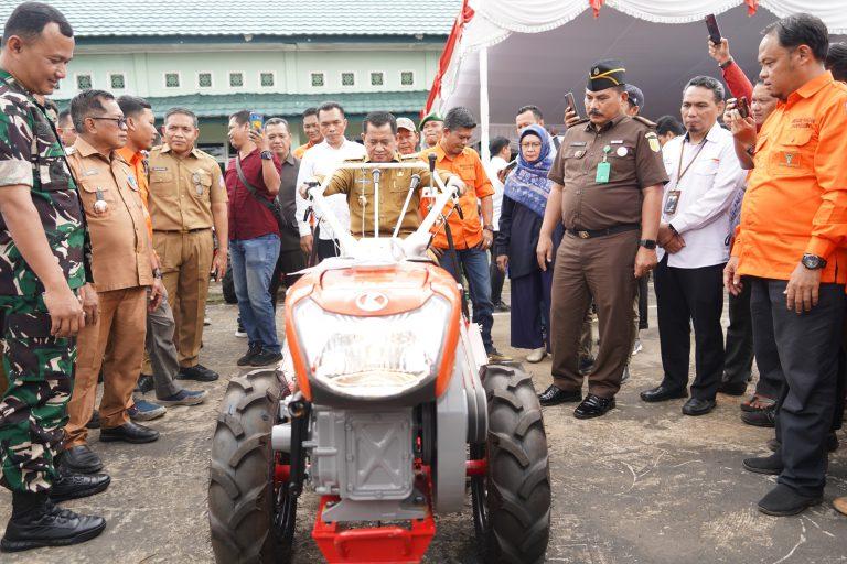Pemerintah Banyuasin Mendapat Bantuan Alat Pertanian Dari Kementrian