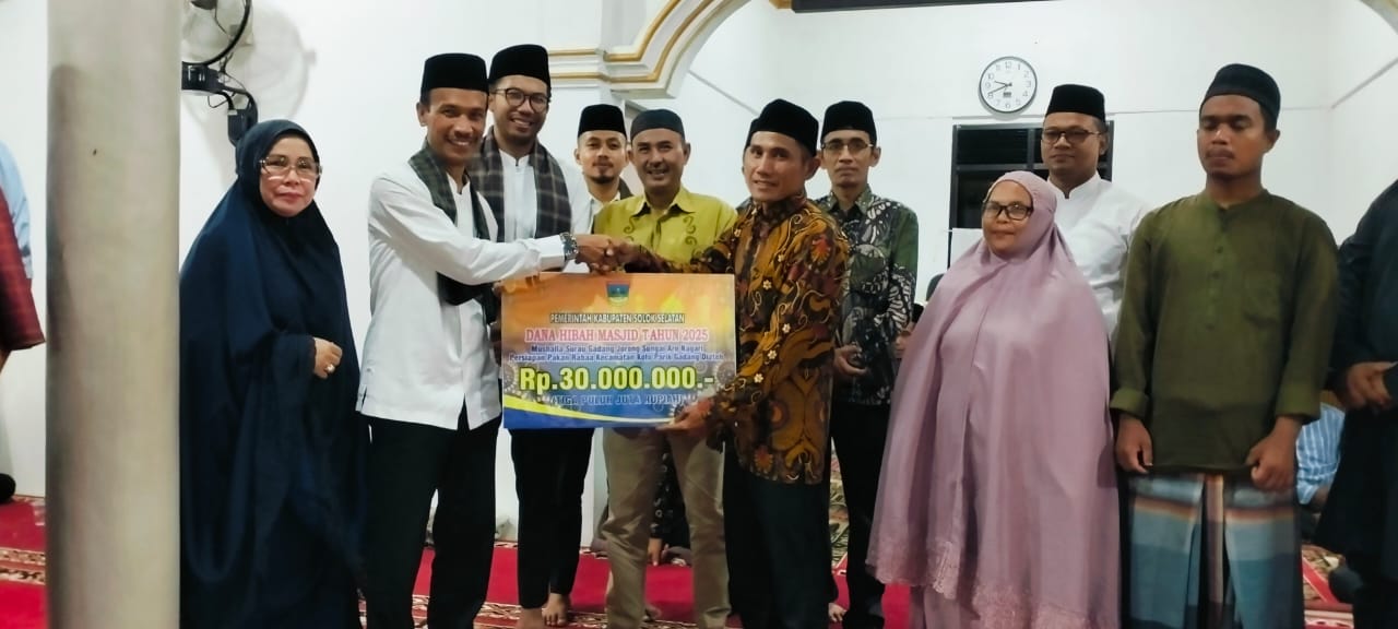 Di Kunjungan Ke 4 Tim 2 Safari Ramadhan Yang Di Ketuai Wakil Bupati Solok Selatan H. Yulian Efi ke Surau Gadang Sungai Aro