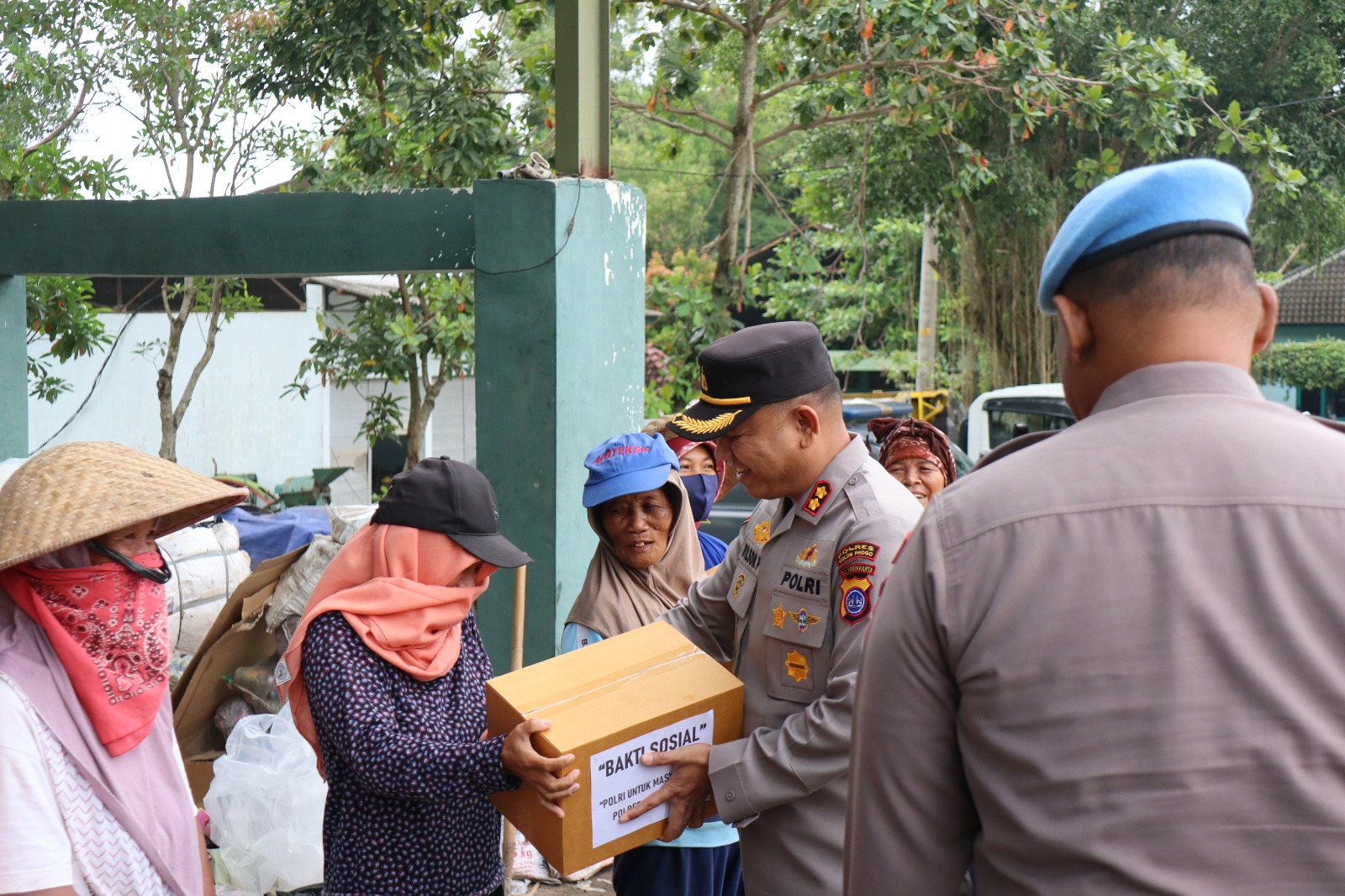 Kapolres Kulonprogo Laksanakan Bakti Sosial di TPA Banyuroto: Memperkuat Ikatan Polisi dan Masyarakat