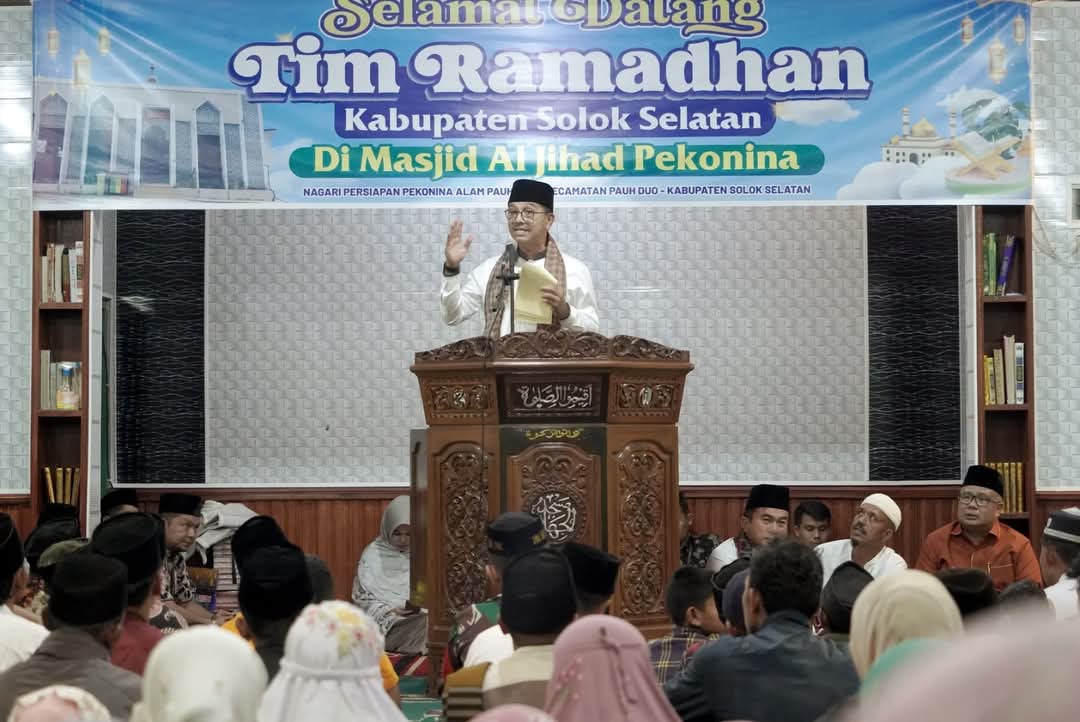 Safari Ramadhan di Pekonina: Bupati Khairunas Serap Aspirasi dan Dorong Kemajuan Masyarakat