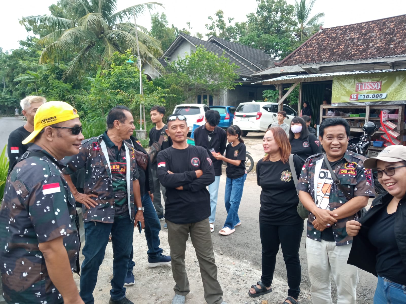 TIM 17 Grib Jaya Korwil Bantul Bersama PAC Dlingo Berbagi Takjil Di Bulan Suci Ramadhan