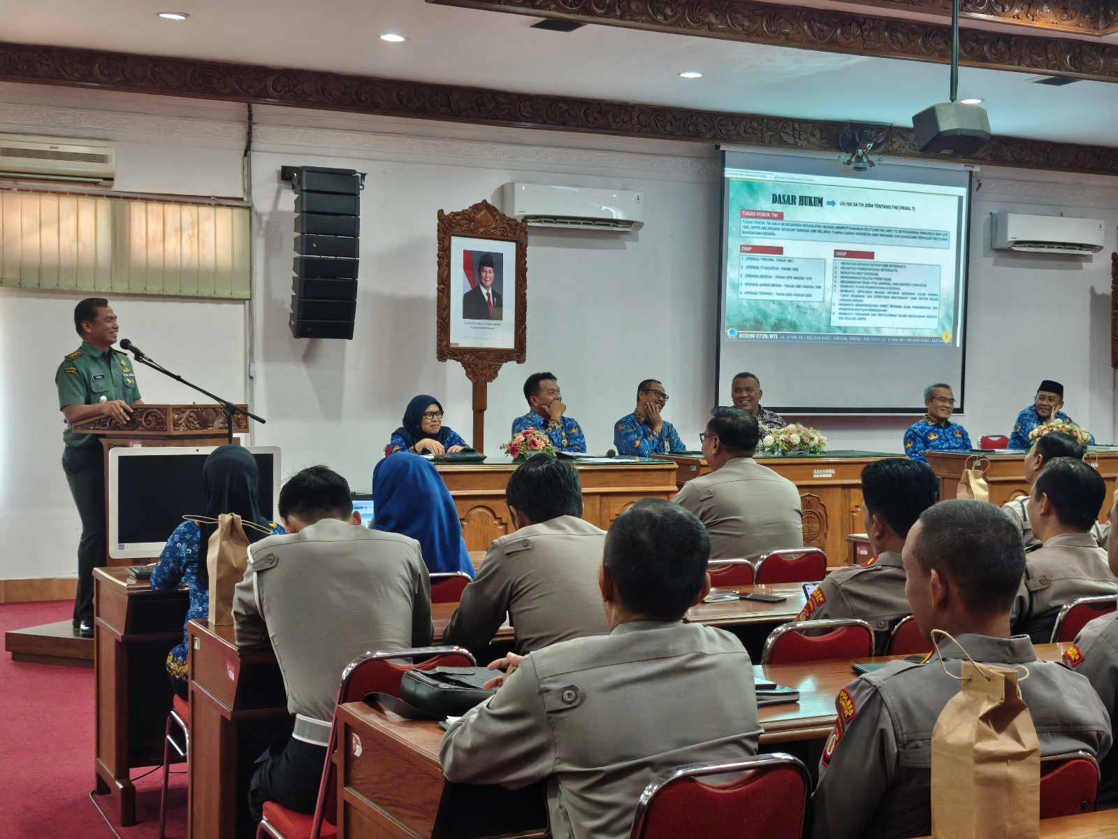 Letkol Inf Muhidin, S.H., M.I.P. Menjadi Narasumber pada Rapat Kerja Persiapan Menghadapi Hari Raya Idul Fitri Tahun 2025