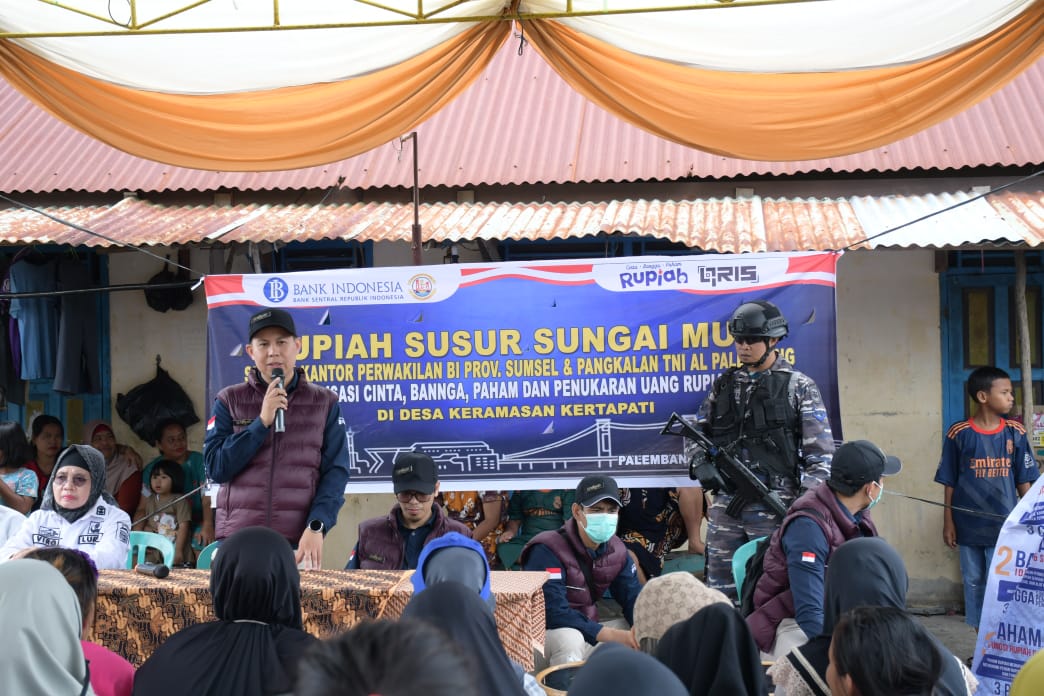 Kolaborasi Lanal Palembang dan BI Layani Penukaran Uang Bagi Warga Pesisir Sungai Musi