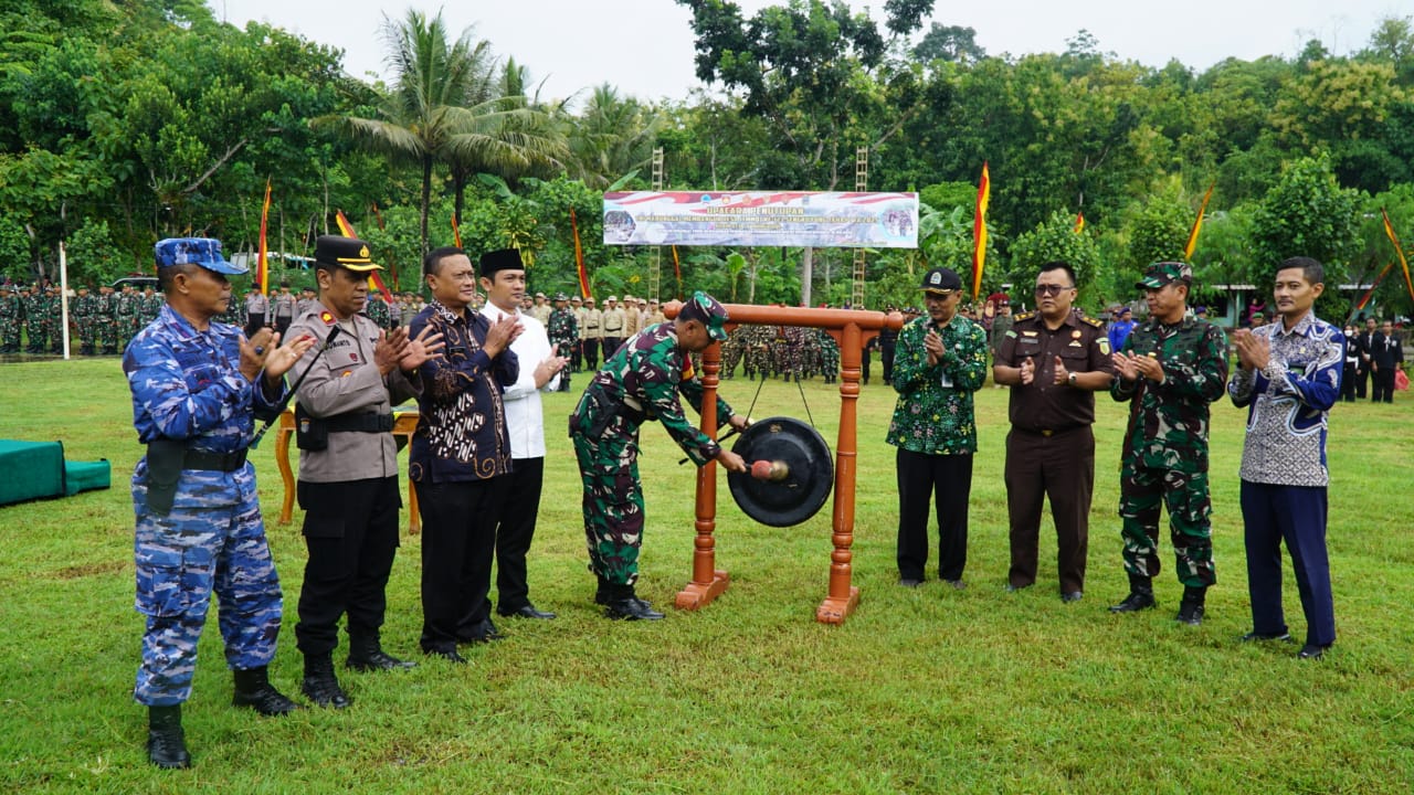 Dandim Gunungkidul, Resmi Tutup TMMD Ke-123 Sengkuyung Tahap I Tahun 2025 Kalurahan Giripanggung.
