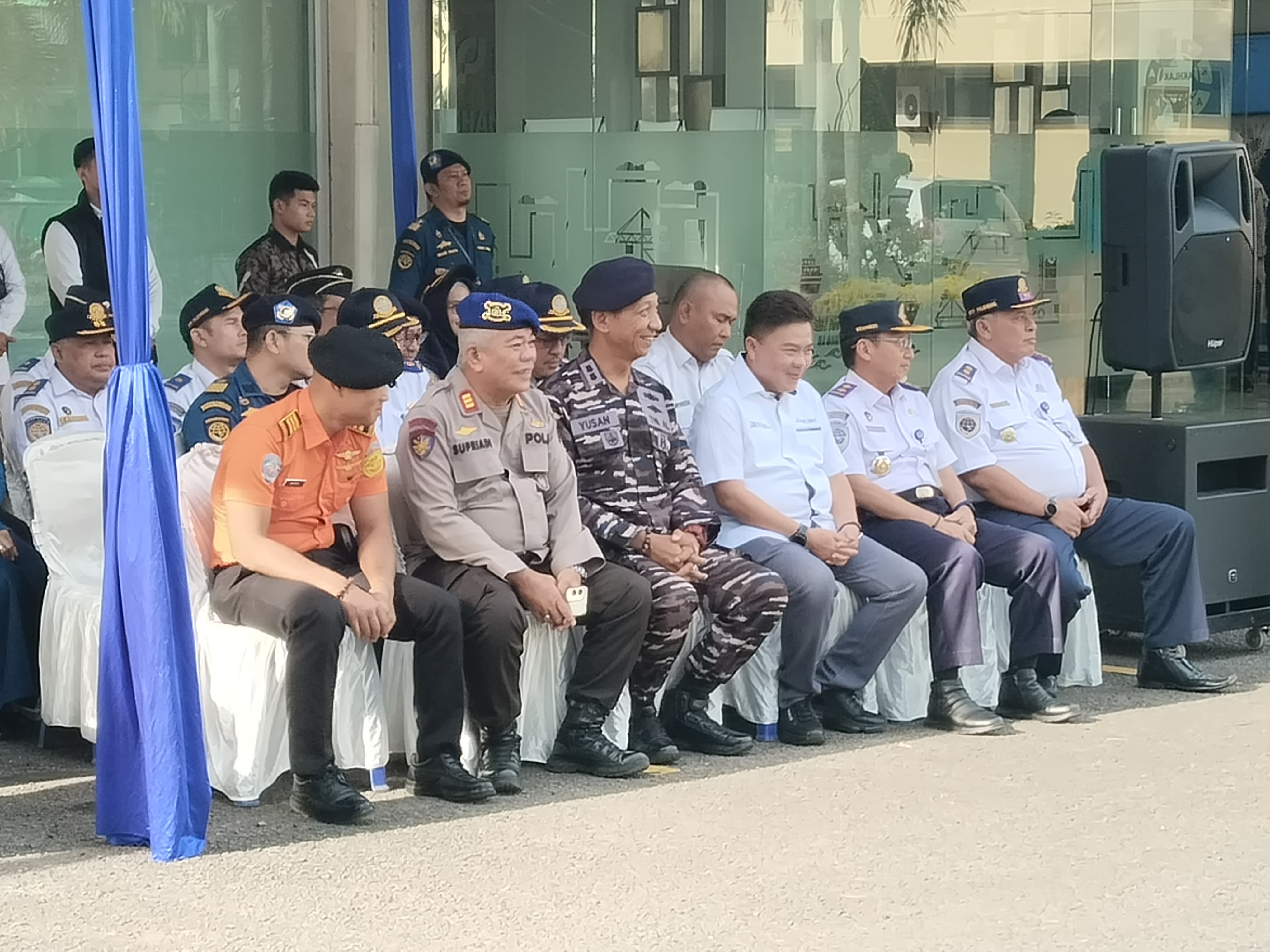 Lanal Palembang Hadiri Apel kesiapan Angkutan Laut lebaran 2025 di Pelabuhan Boom Baru