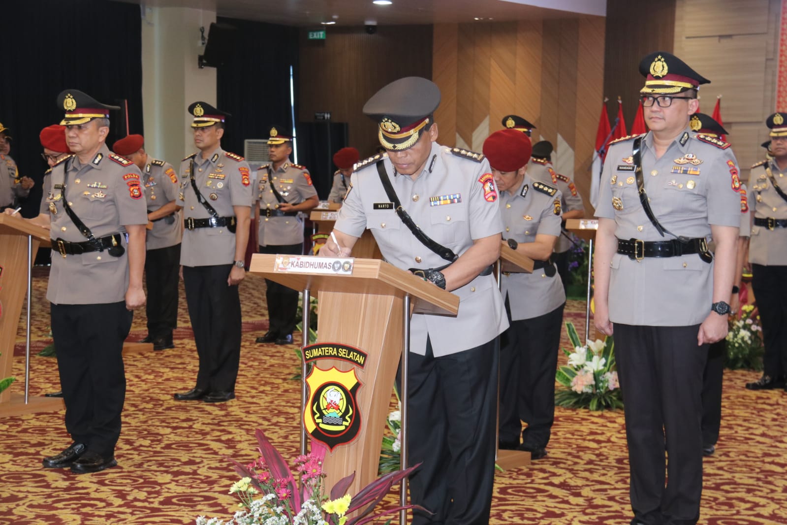 Kapolda Sumsel Irjen Andi memimpin serah terima jabatan Karo Rena ,Dirlantas ,hingga sejumlah kapolres jajaran