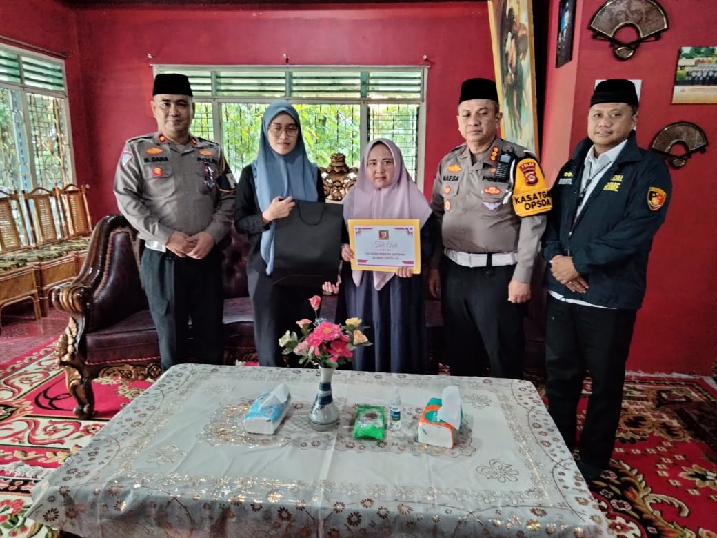 Akpol 98 Peduli, Santuni Keluarga Korban Penembakan di Lampung