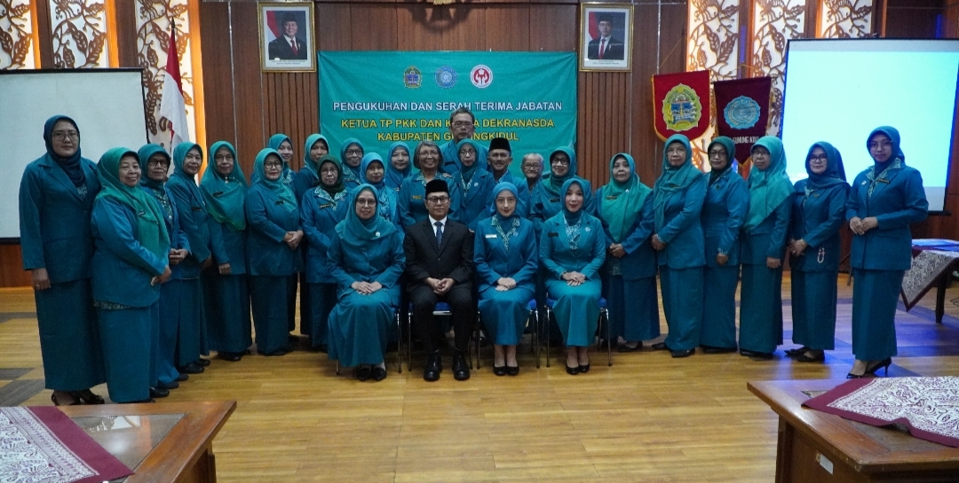 Serah terima jabatan Ketua Tim Penggerak PKK dan Ketua Dekranasda Kabupaten Gunungkidul telah resmi dilakukan