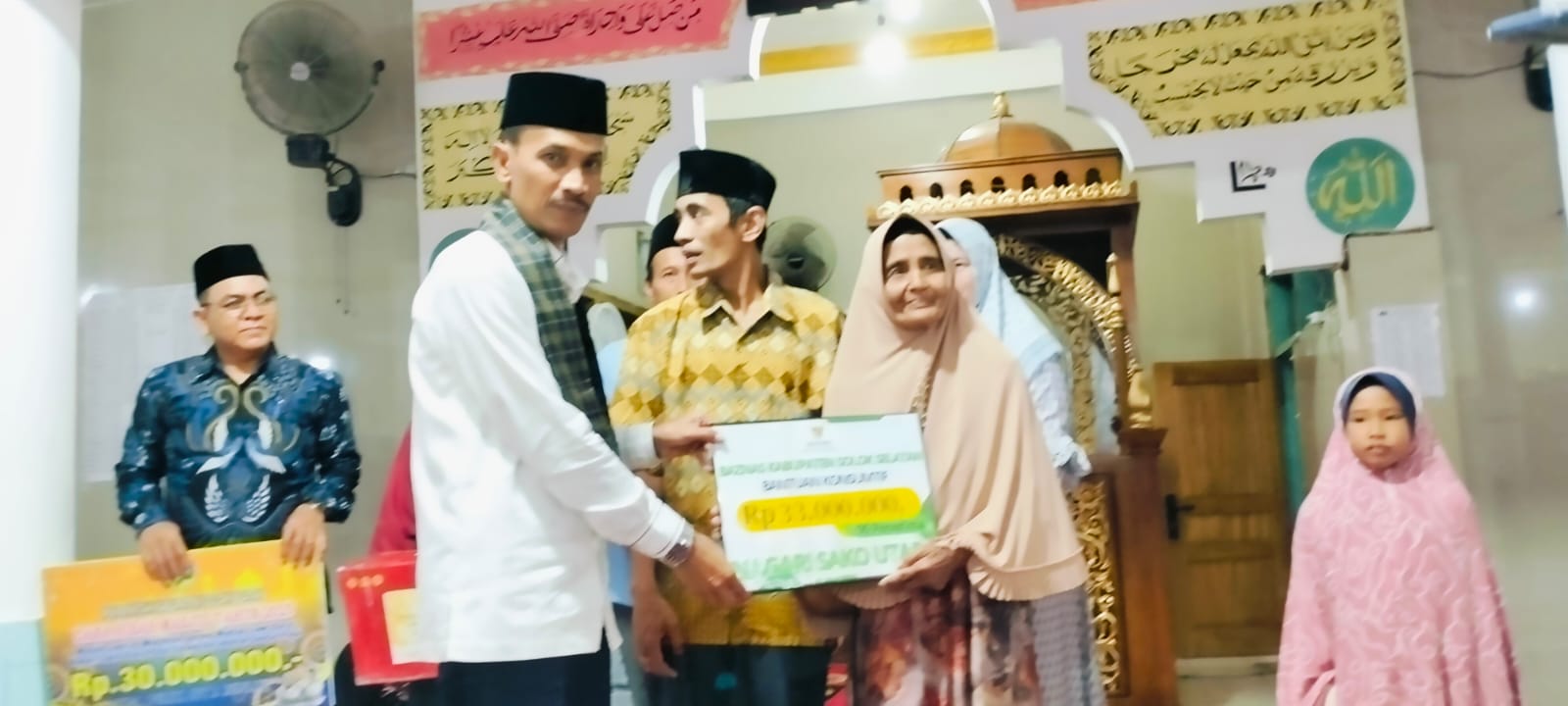 Puncak TSR II Kunjungi Mesjid Al Mukhlisin Yang Diketuai Wakil Bupati SolSel H. Yulian Efi