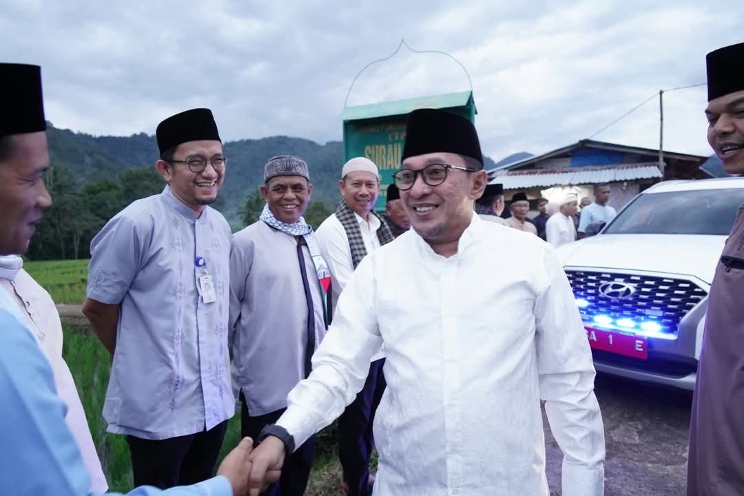 Bupati Tanah Datar Ajak Jamaah Surau An Nur Ujung Tanah Membentuk Karakter Anak Hafizh Quran