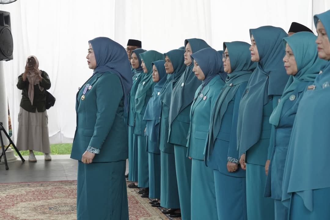 Bupati Resmi Lantik Kepengurusan TP PKK dan TP Posyandu Tanah Datar 2025-2030