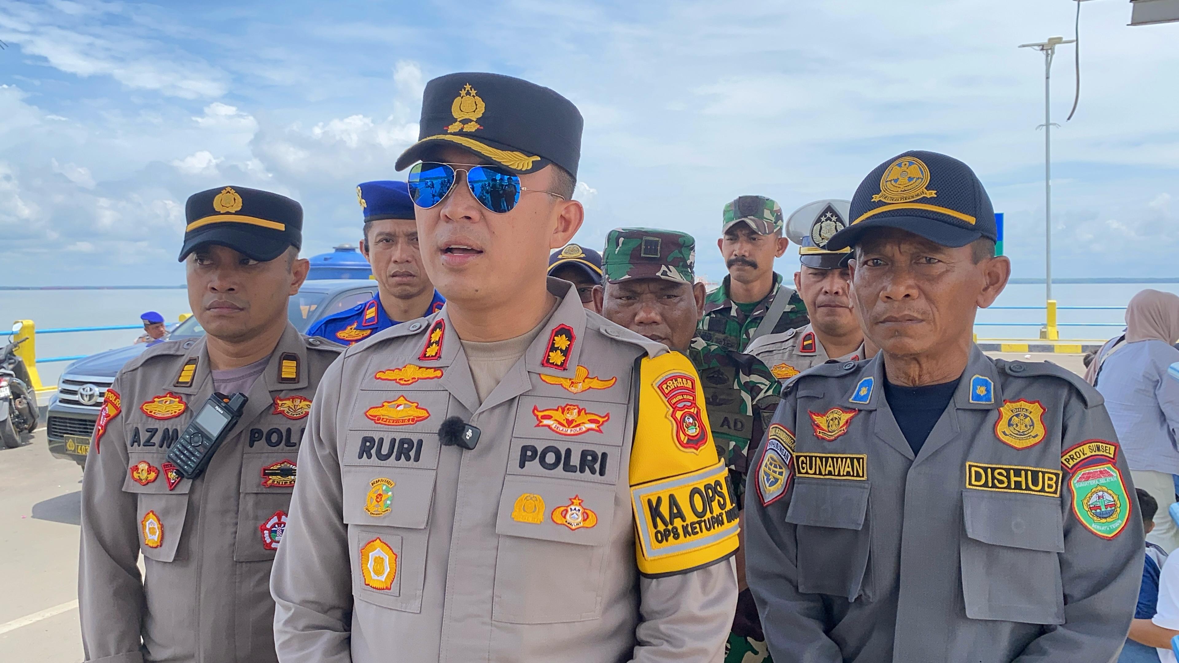 Kapolres Banyuasin Pimpin Pengecekan Keamanan di Pelabuhan Tanjung Api Api, Arus Mudik Lancar dan Terkendali
