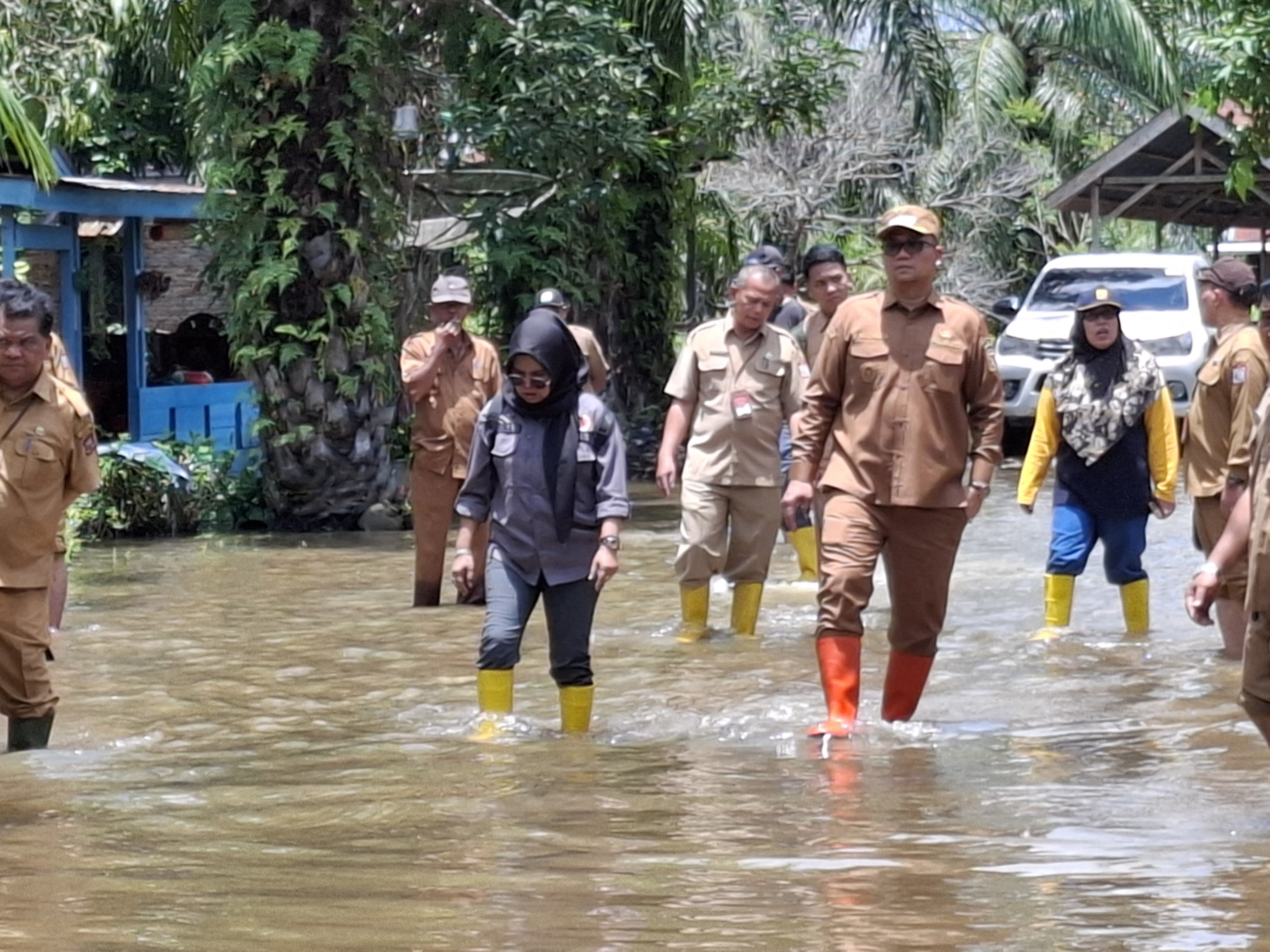 Antisipasi Banjir, Pemko Tanjungbalai Laksanakan Aksi Gotong Royong di Titi Payung Bandar Jepang