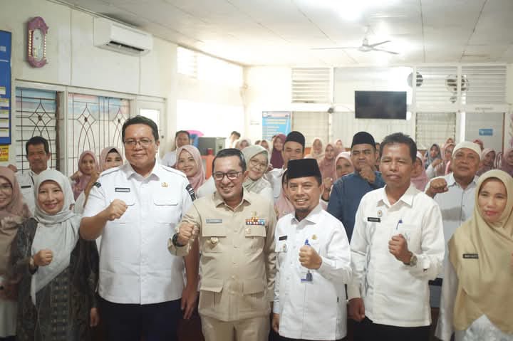 Halal bihalal dan launcing buku profil dengan dinas sosial