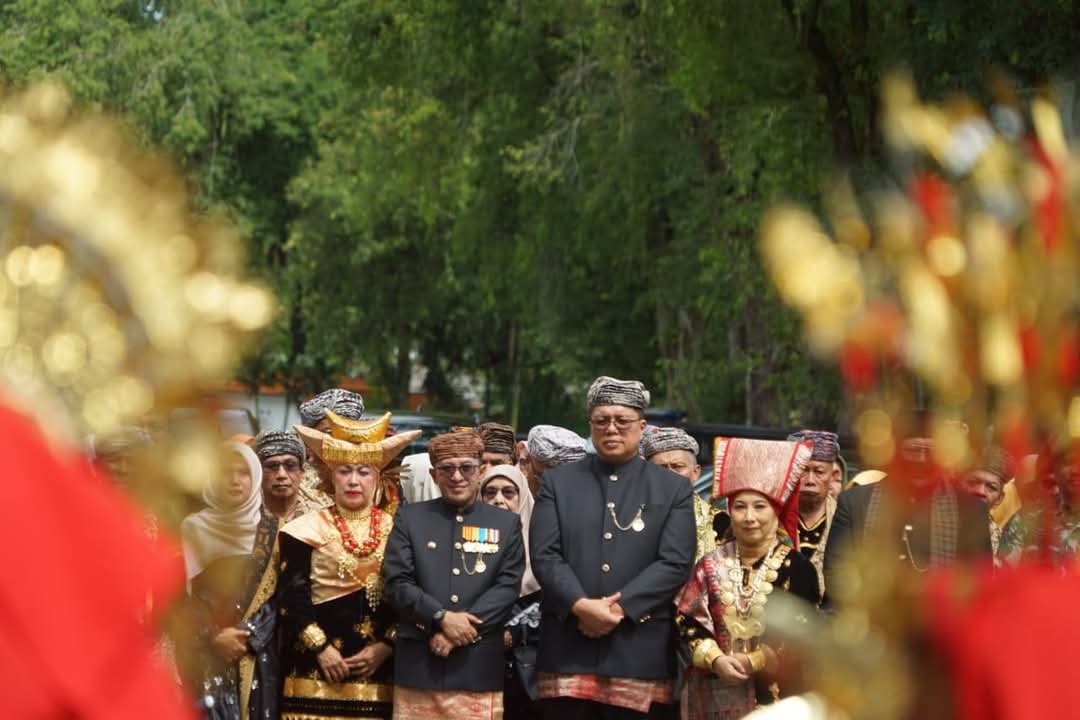 Bupati dan Wabup Tanah Datar Ikuti Prosesi Adat Datang Dianta Pai Balapeh