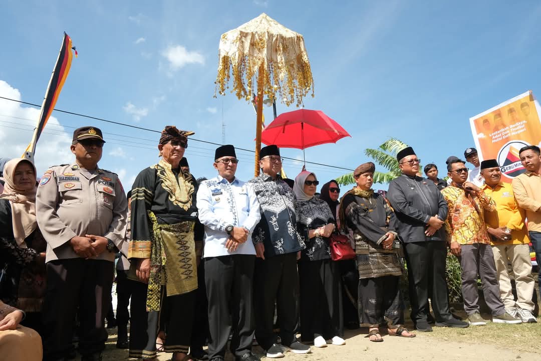 Bupati Eka Putra Apresiasi Festival Pandeka Batagak Kapalo Koto di Medan Nan Bapaneh
