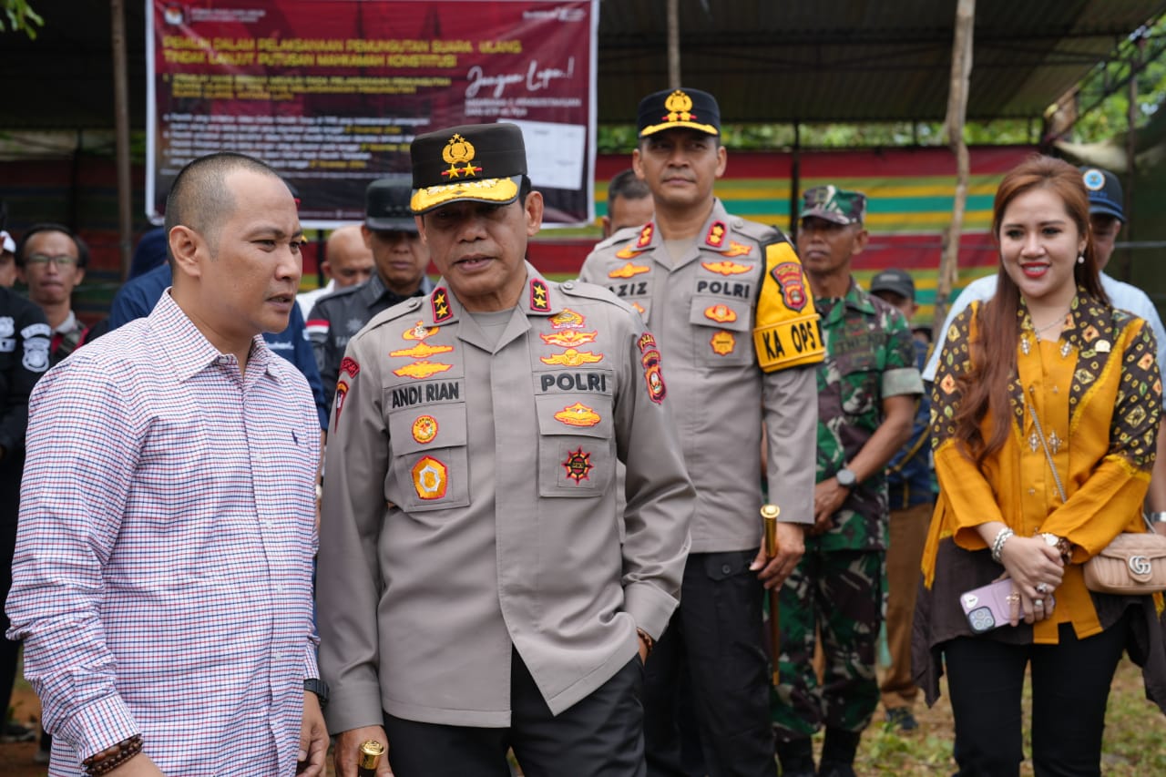 Monitoring Pemungutan Suara Ulang(PSU), Kapolda Sumsel Pastikan Pilkada 2025 Kabupaten Empat lawang Berjalan Aman Dan Lancar.