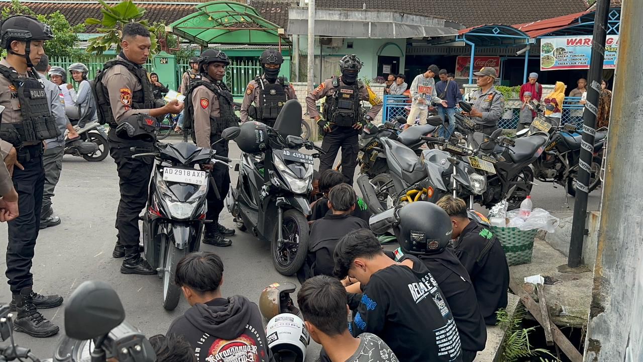 Konvoi Sambil Geber Motor Di Jalan Raya, 9 Anggota Perguruan Silat Diamankan Tim Sparta Polresta Surakarta