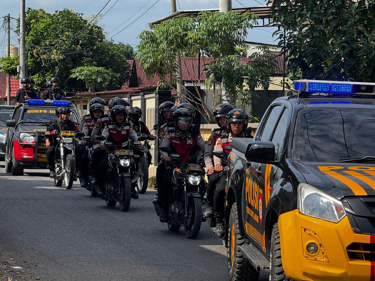 Pasca Pemungutan Suara Ulang Pilkada 2025 Calon Bupati Empat Lawang Personil Polri PAM TPS dan PPK.