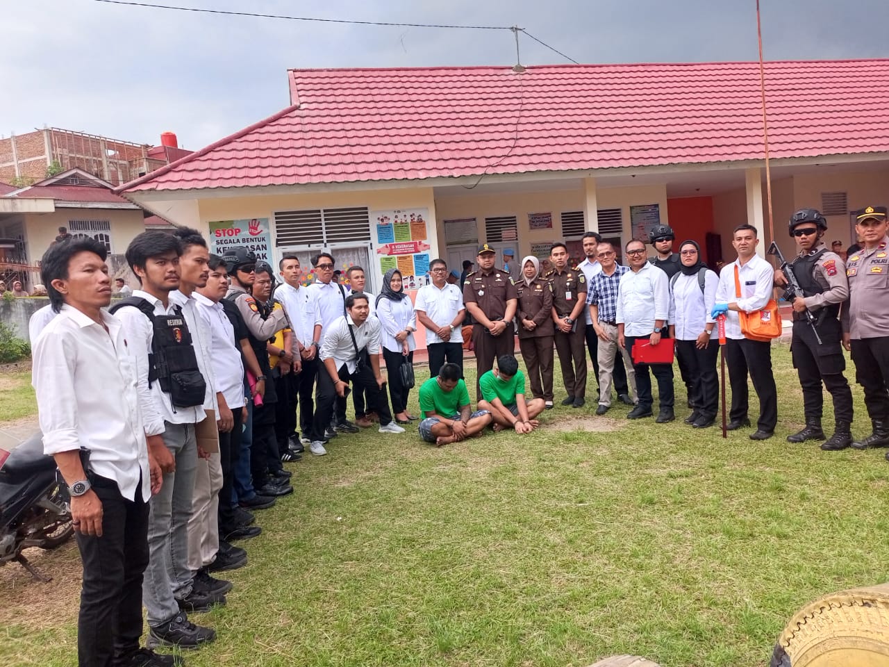 74 Adegan dalam Rekonstruksi Pembunuhan Siswi MTsN CNS yang Menggemparkan Tanah Datar