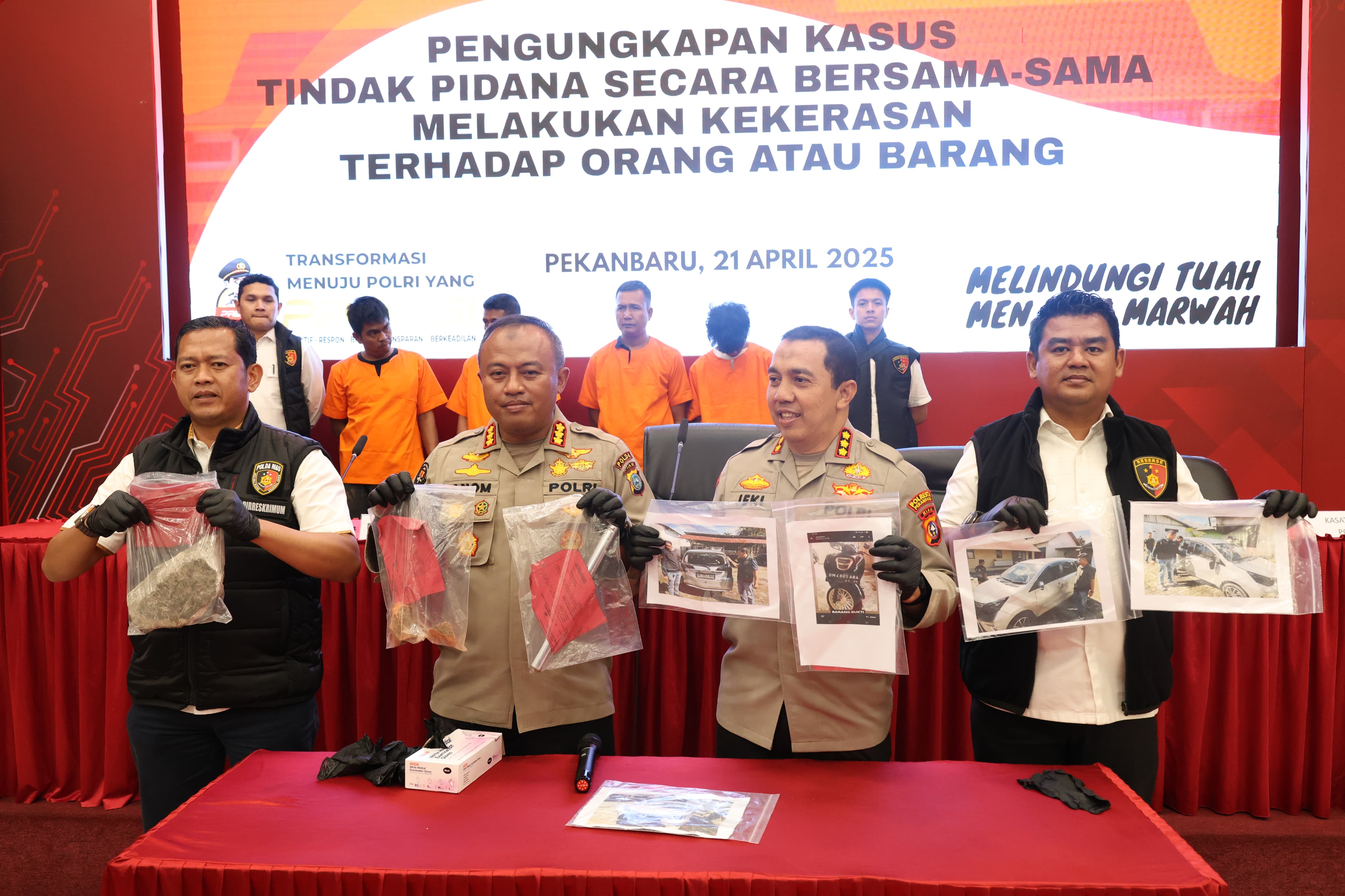 Polda Riau Tangkap Empat Debt Collector Yang Terlibat Pengrusakan dan Intimidasi