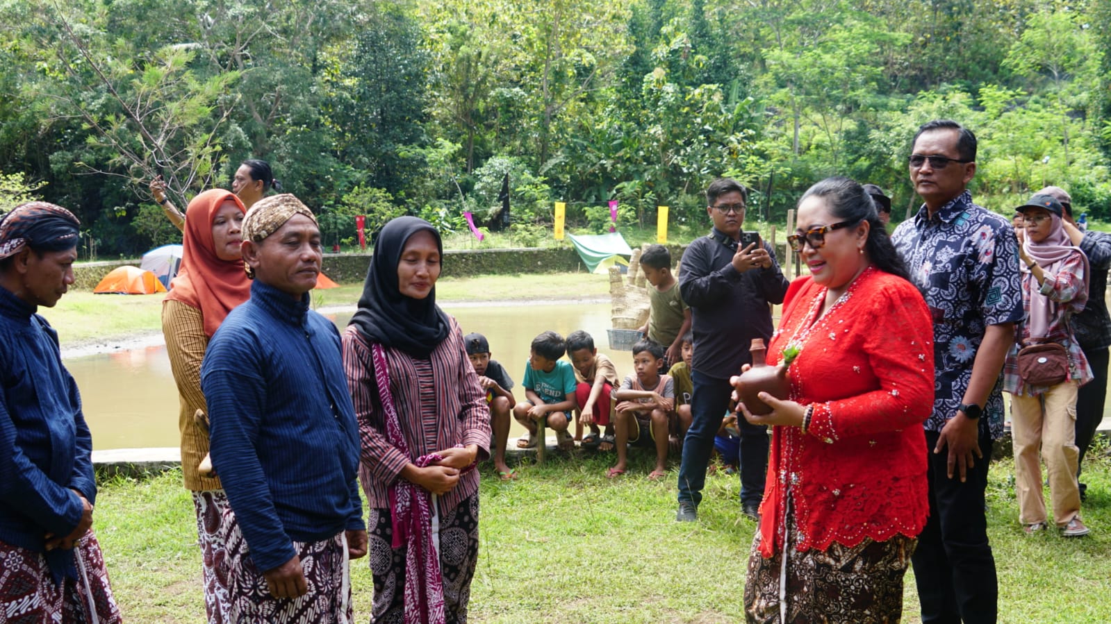 Perdana di Gunungkidul digelar dalam rangka mengedukasi untuk menjaga dan merawat Telaga di Gunungkidul,