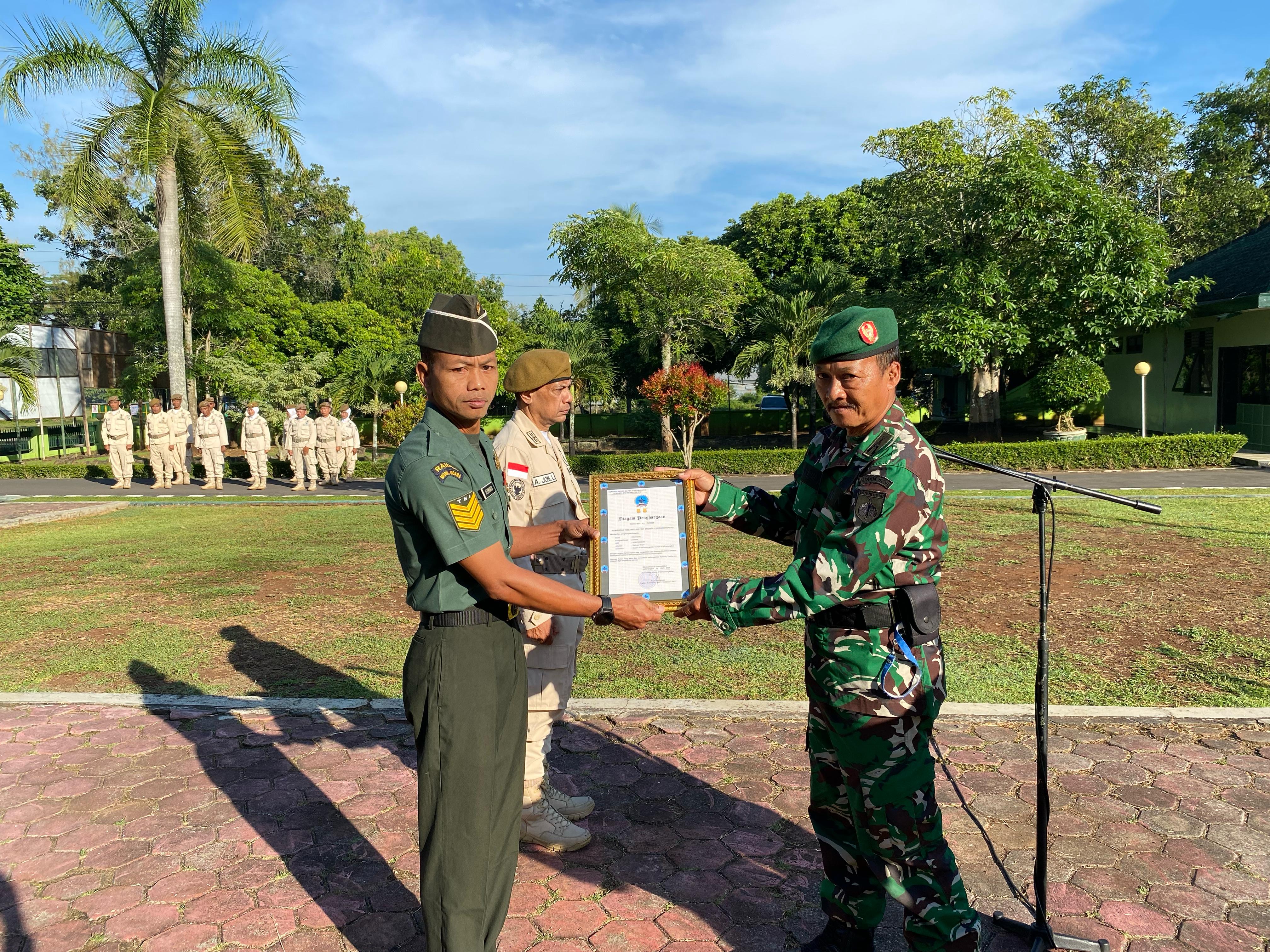 Danramil 09/Rongkop Pimpin Corp Raport Anggota Yang Purna Tugas.