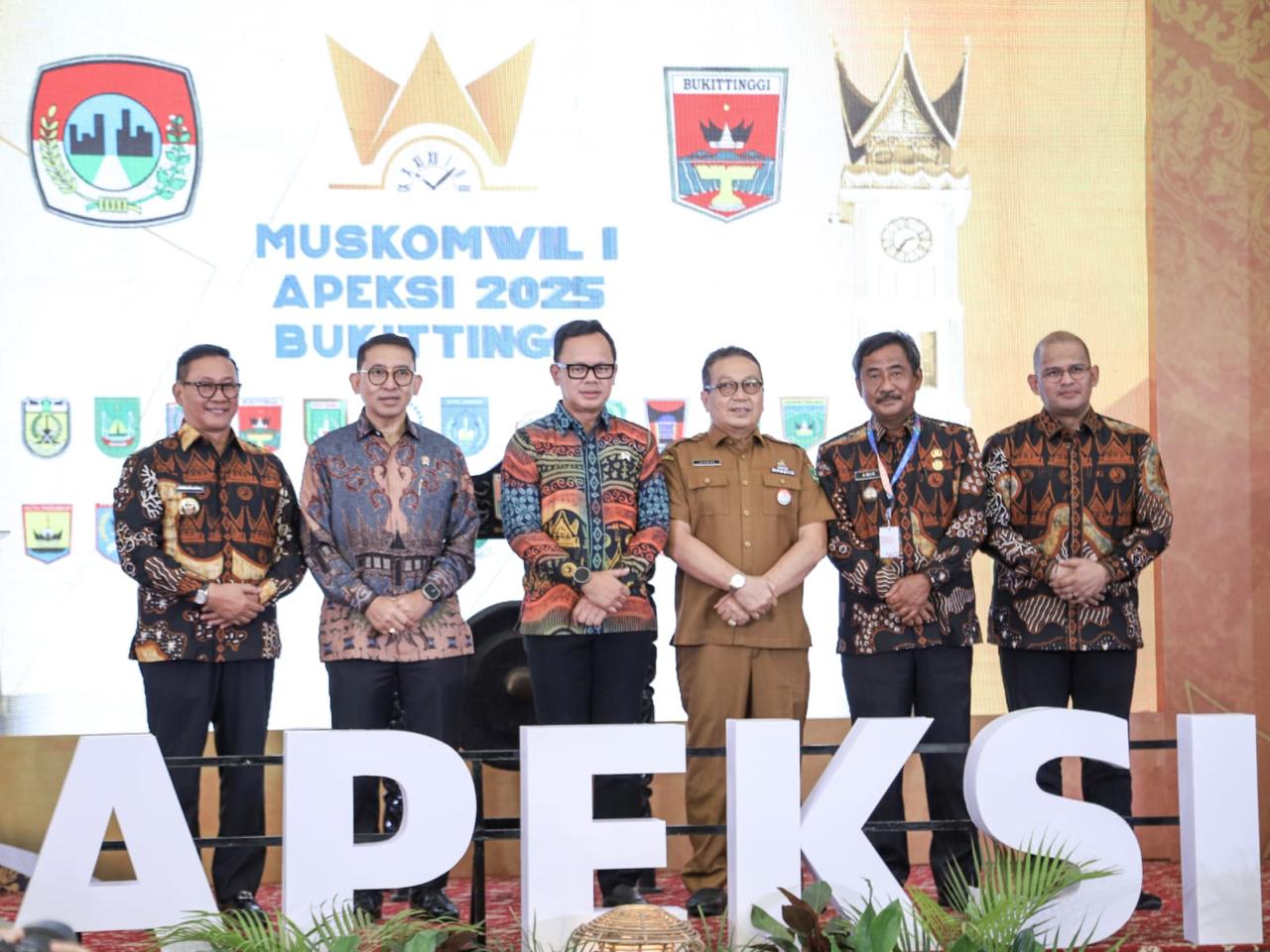 Wamendagri Buka Musyawarah Komisariat Muskomwil Apeksi