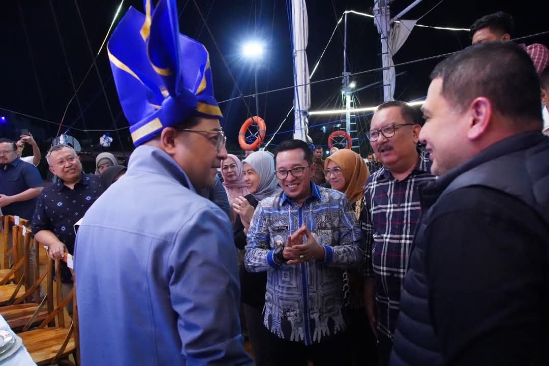 Meningkatkan Sektor Industri Kreatif, Bupati Eka Putra Bersama Menteri Ekonomi Kreatif RI