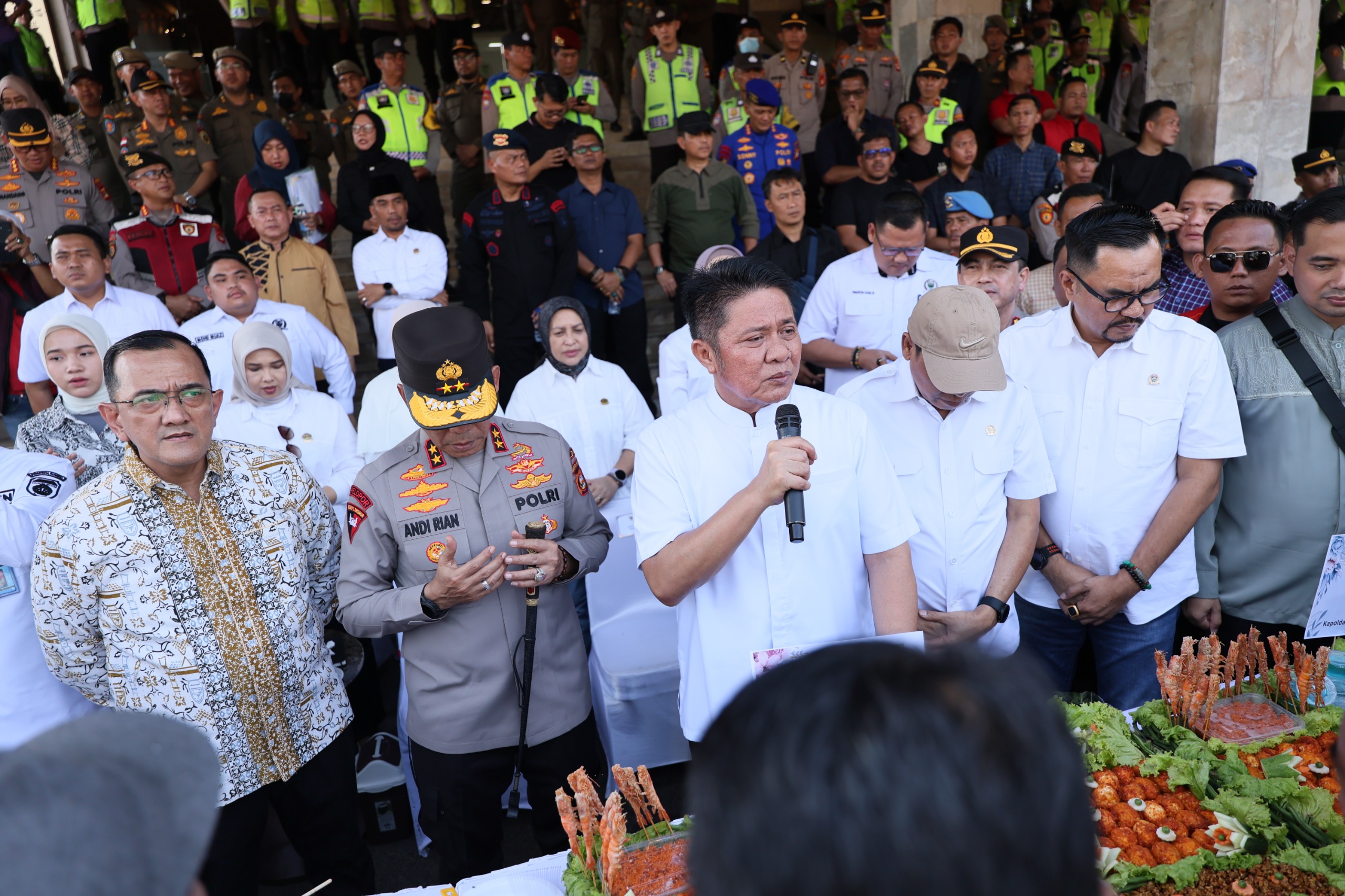 Buruh Sumsel Minta Teken 9 Subsektor dan Dibentuk Desak Ketenagakerjaan Polda Sumsel, May Day Berjalan Aman