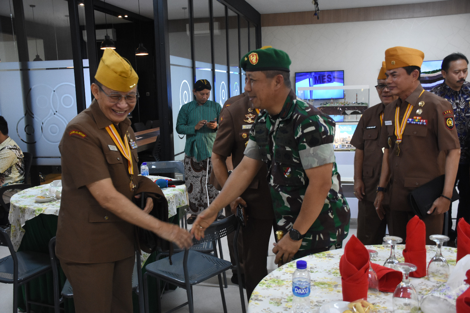 Danrem 072/Pamungkas Hadiri Penganugerahan Anggota Kehormatan Luar Biasa LVRI